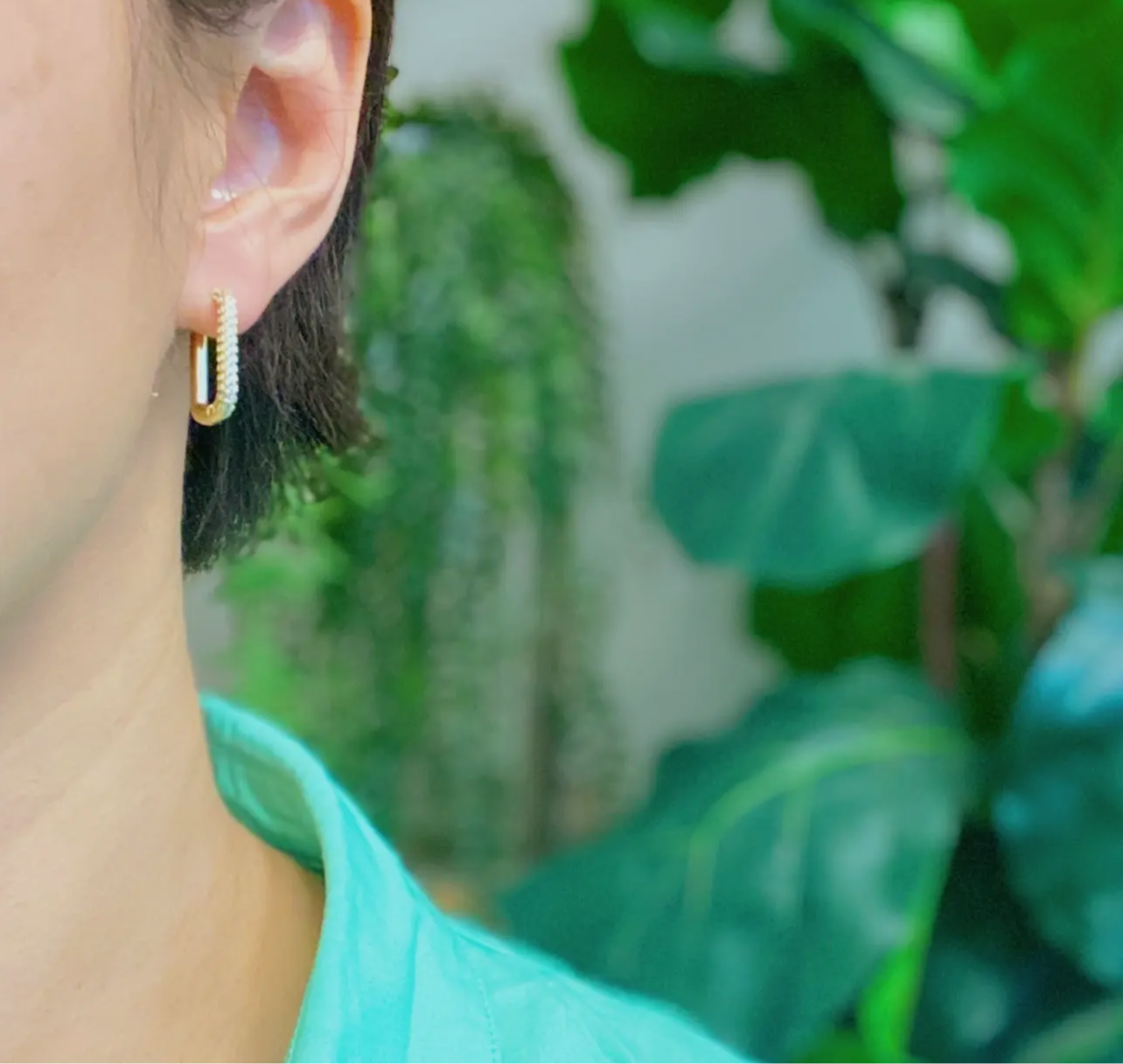 So chic hoop earrings
