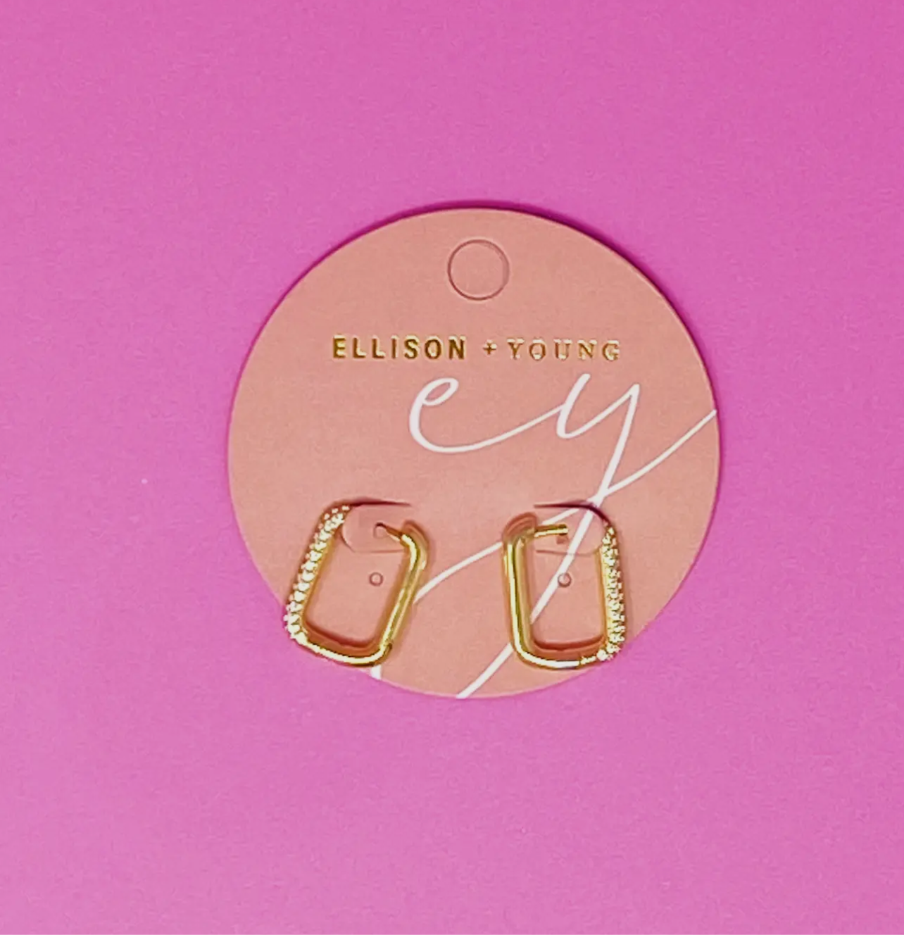 So chic hoop earrings