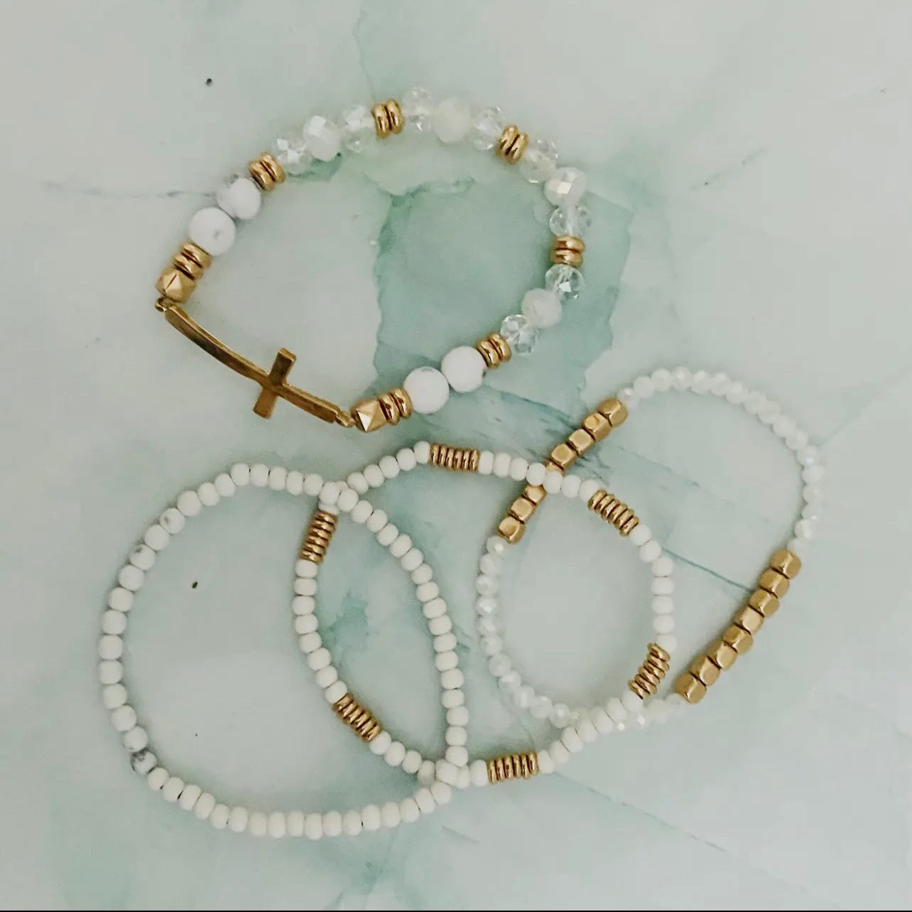 Set of 4,Stone and wooden beads bracelet