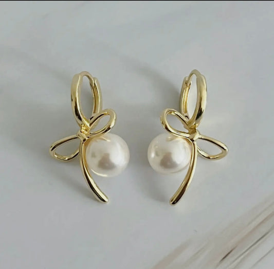 Bowed with Pearl Drop Earring