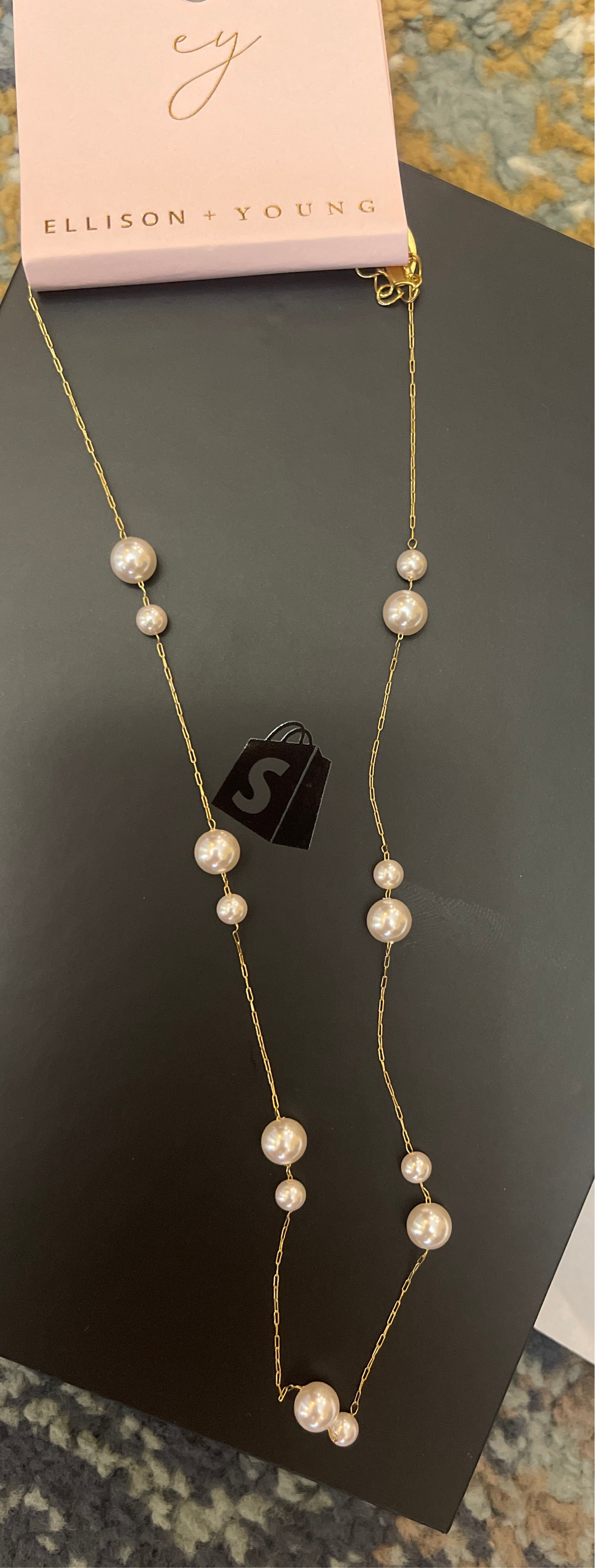 Lovely lady Dainty Pearl Necklace
