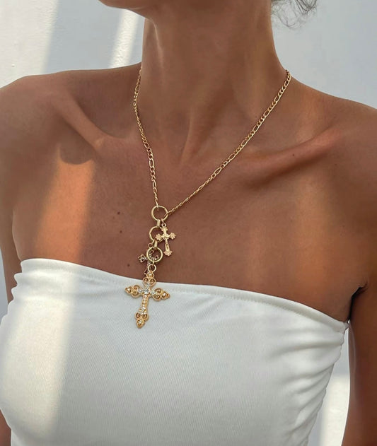 Elegant cross pendant