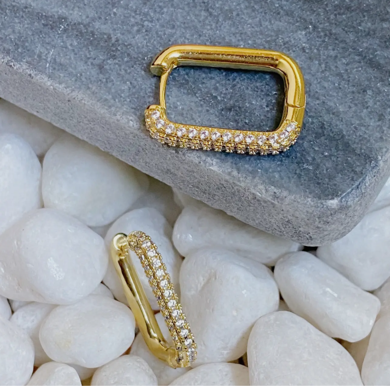 So chic hoop earrings