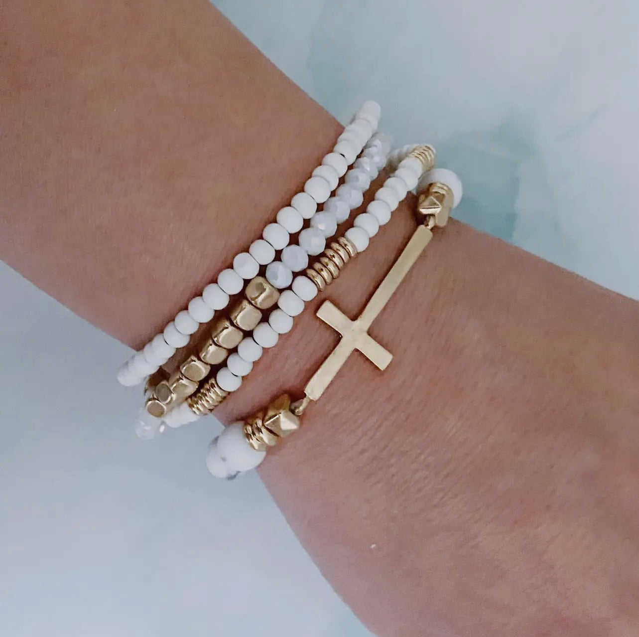 Set of 4,Stone and wooden beads bracelet