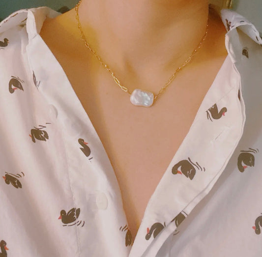 Hannah baroque pearl gold necklace
